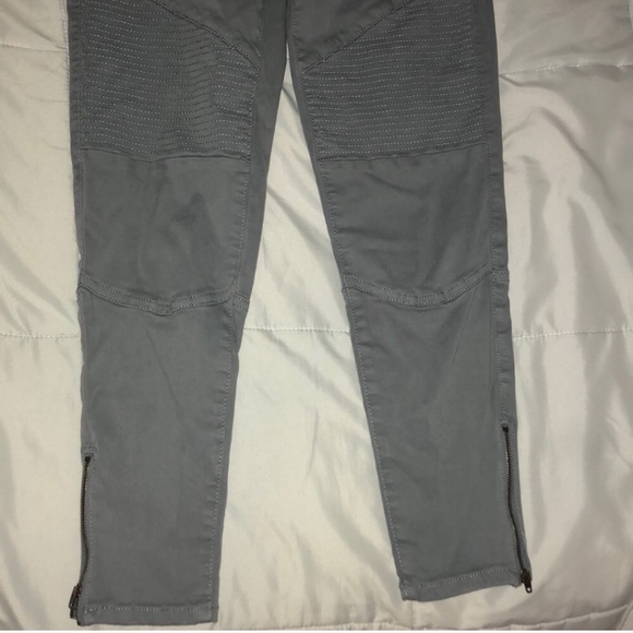 American Eagle Jeans - Picture 3 of 6